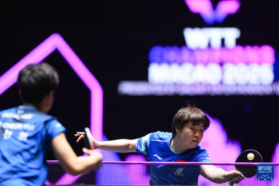 VS, 朱雨玲, 而王曼昱是 VS, 朱雨玲, 而王曼昱是