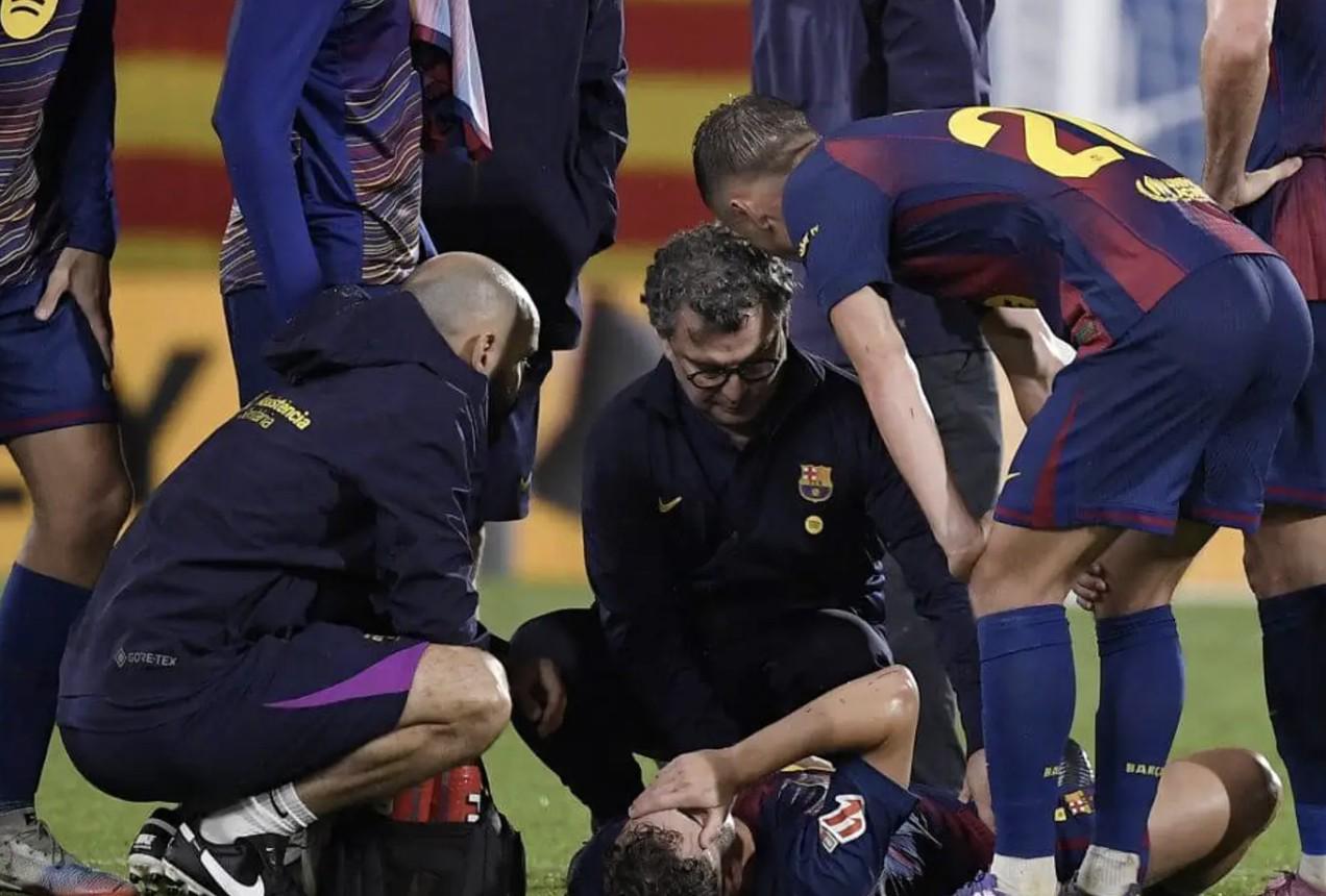 行的国家德, 强烈不满, 一位更衣室